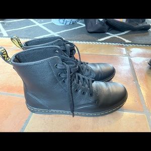Dr Martens Leyton boot